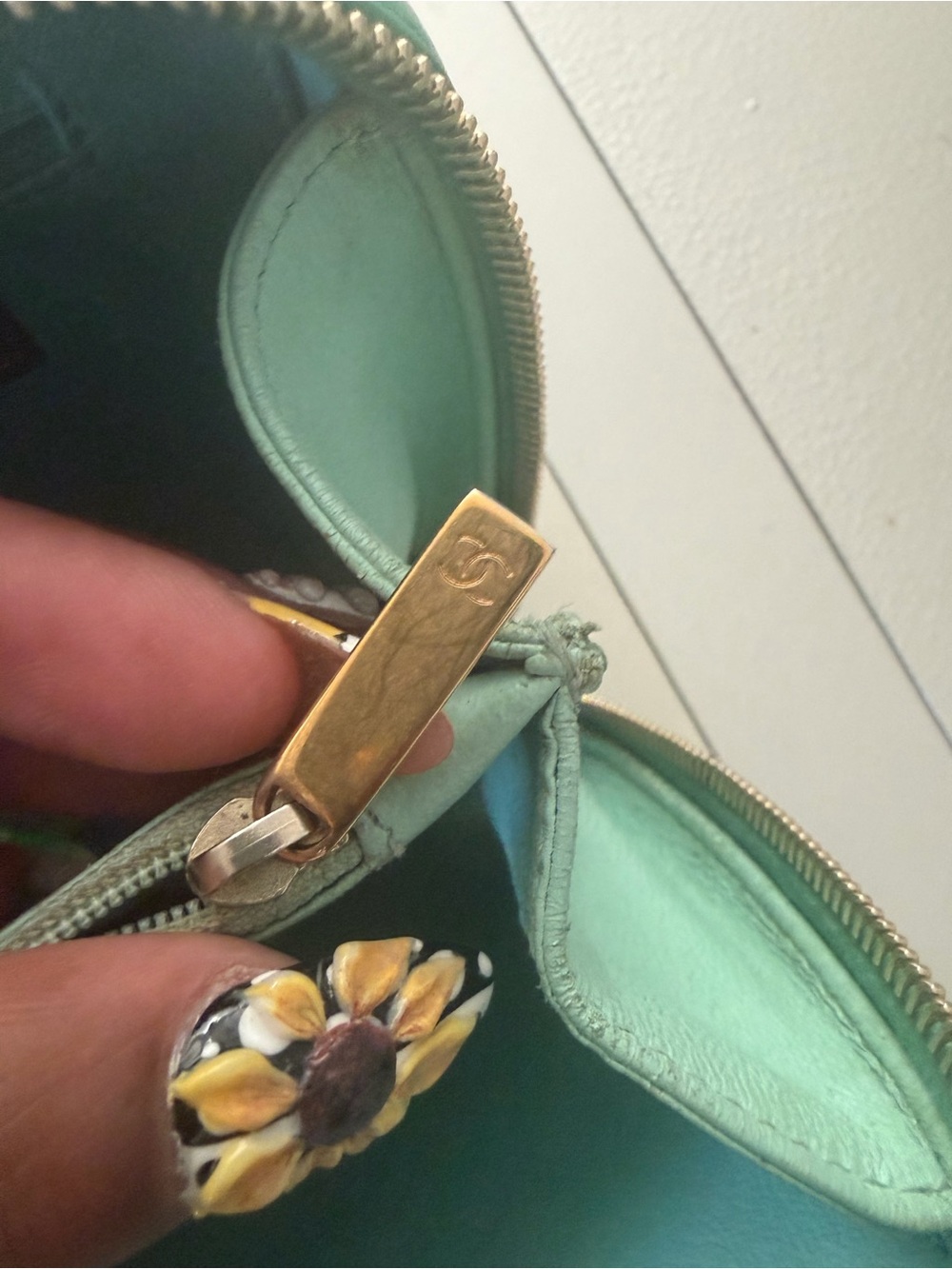 CHANEL GREEN CAVIAR CC FILIGREE MEDIUM VANITY CASE CROSSBODY BAG - Picture 2 of 13